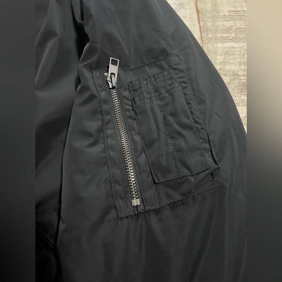 Old Navy Men's Black Bomber Jacket - Picture 3 of 4
